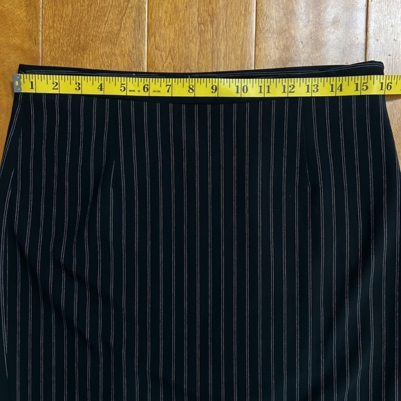 Moda International Black Pinstripe Pencil Skirt Size 8 Career Capsule Academia - Picture 5 of 10